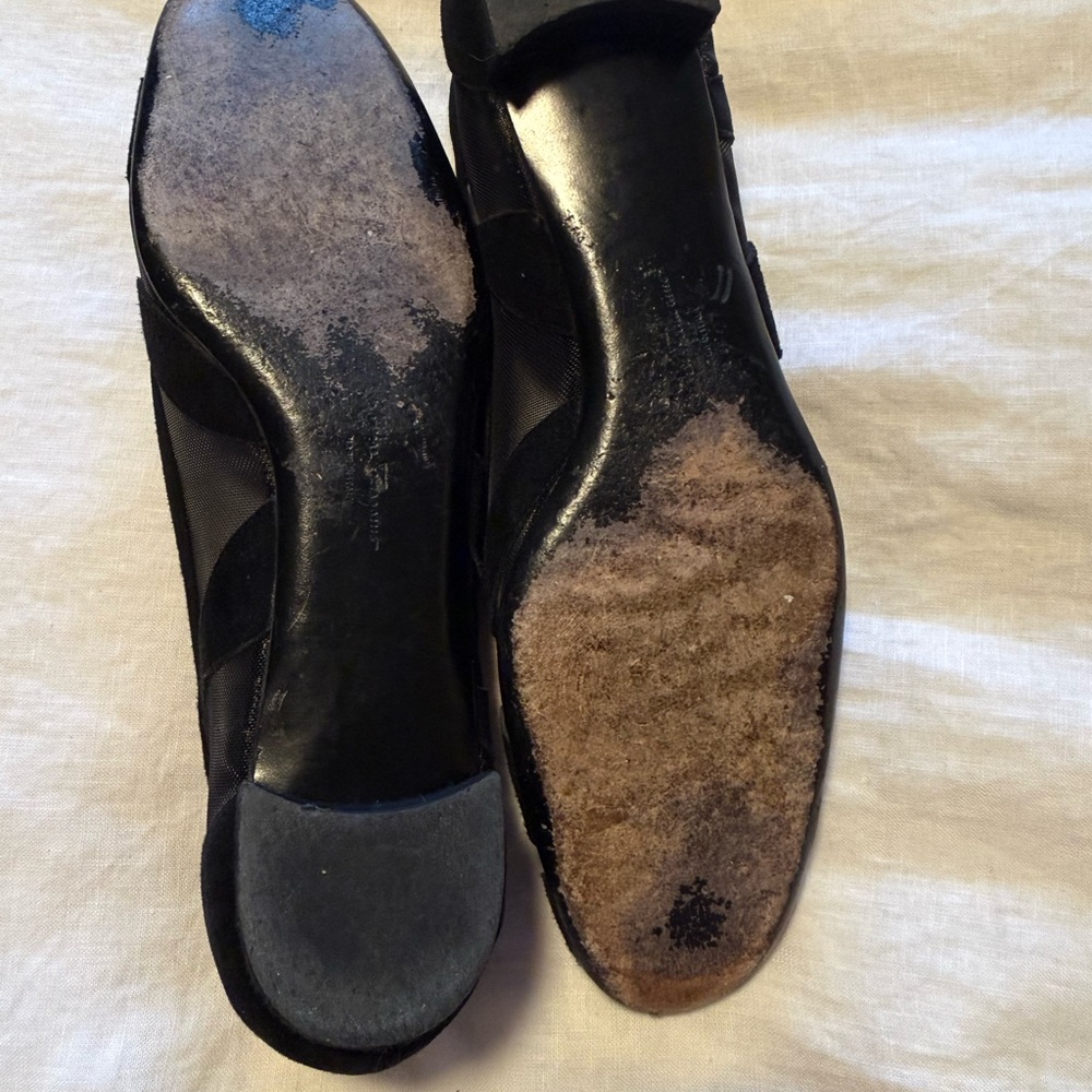 Salvatore Ferragamo Nero Suede Kid size 9 1/2 AA - Picture 7 of 8